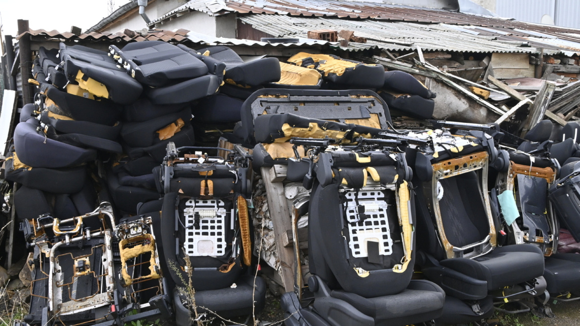 Полицията със спецакция в две автоморги