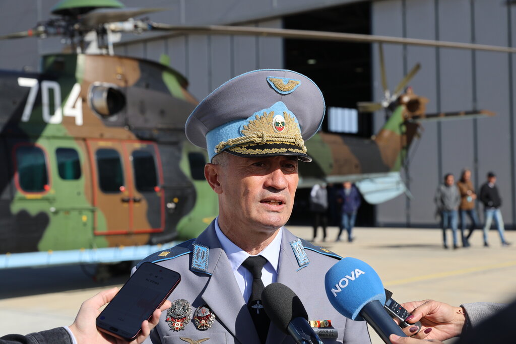 Авиобаза Крумово празнува 65 години
