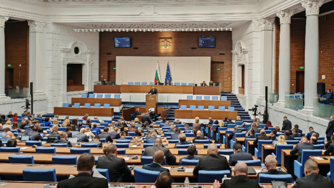 Депутатите одобриха на първо четене бюджетната рамка за годината