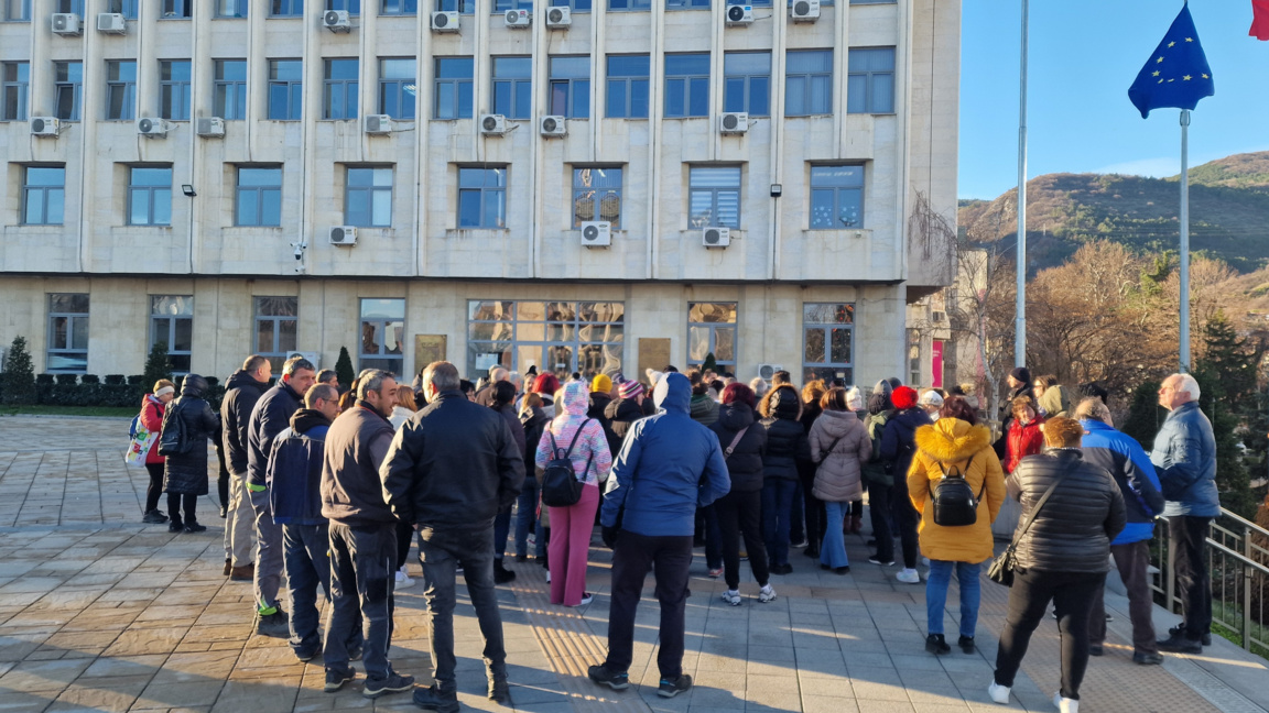 Жители на Асеновград протестираха заради липсата на вода 