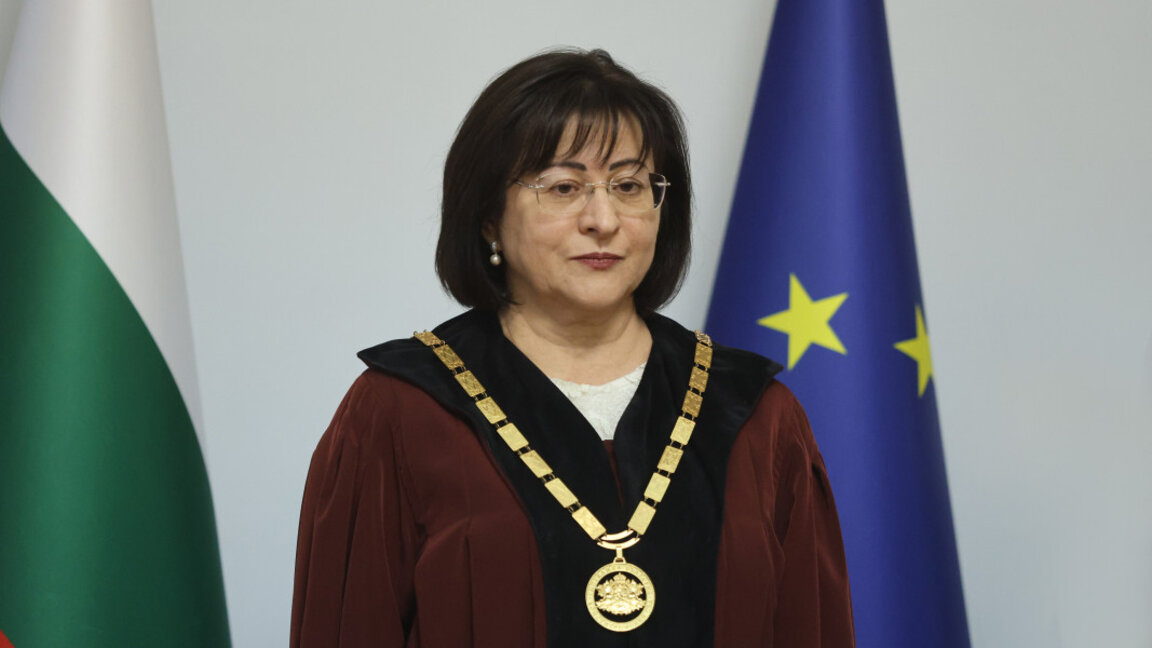 Павлина Панова: Преди да се произнесем по изборния процес, КС няма да решава други дела