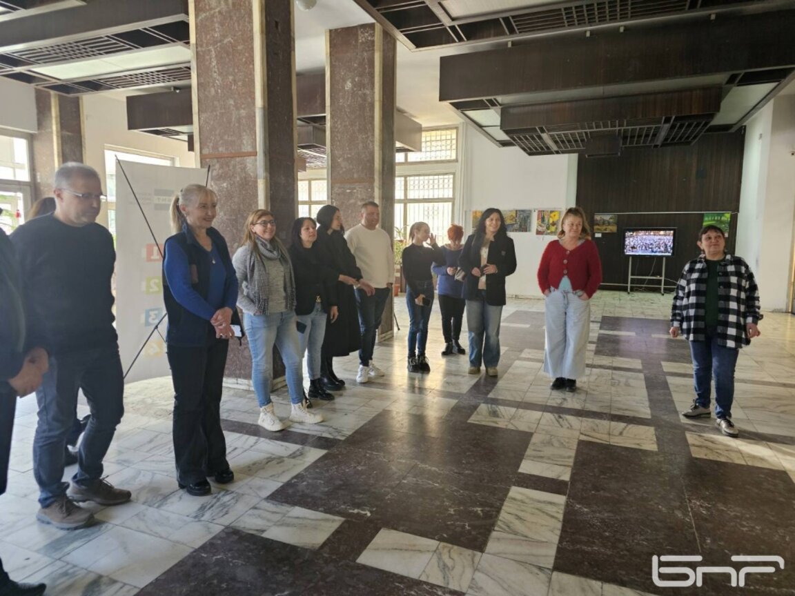 В Радио Благоевград откриха изложбата "По стъпките на Сирак Скитник 2024"