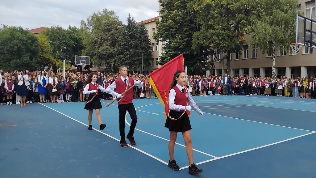 Над 11 200 ученици в област Перник влязоха в класните стаи