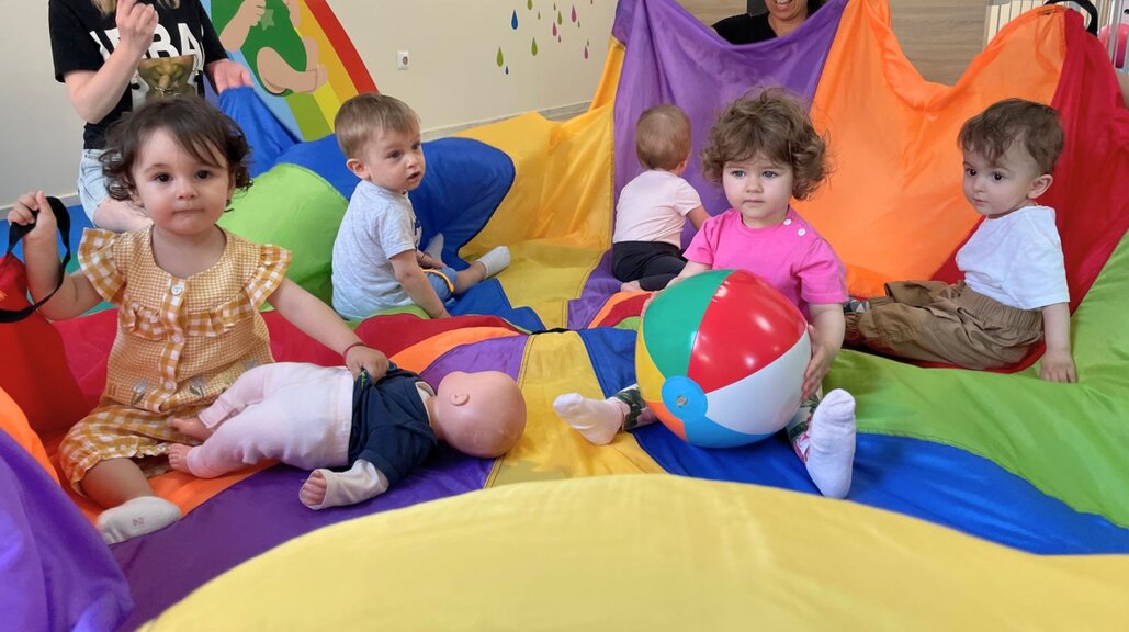Baby College Шумен празнува с нов курс за бебета