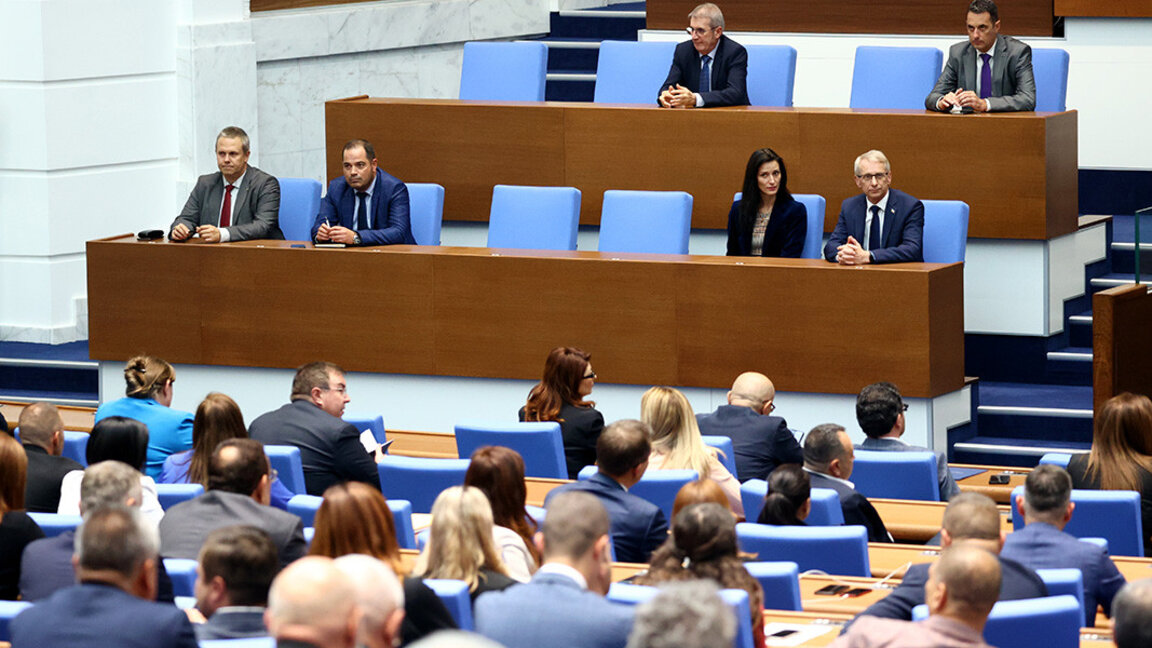Δεν πέρασε η ψήφος μομφής κατά της κυβέρνησης