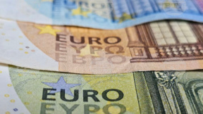 Правителството предлага: Минималната заплата да е €660 през 2027 г.
