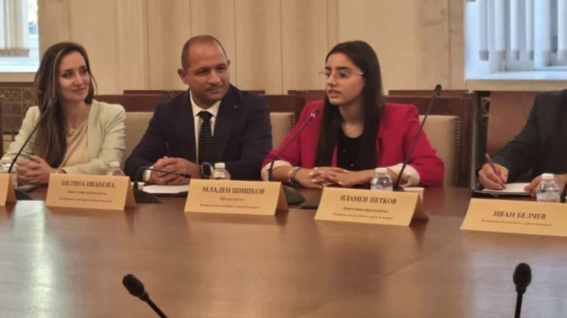 Новото поколение не просто следва бъдещето - то го създава