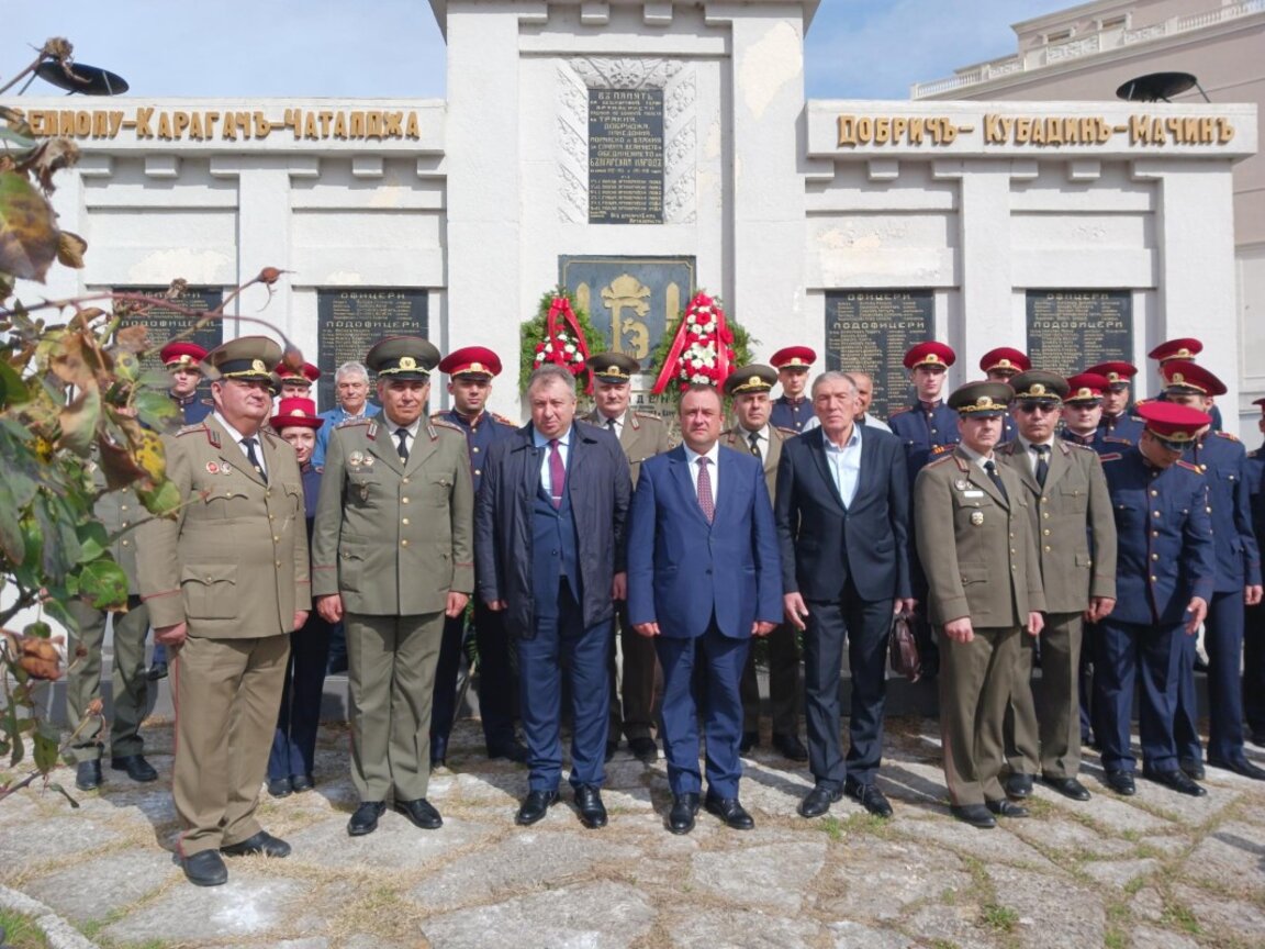 Цветя за героите