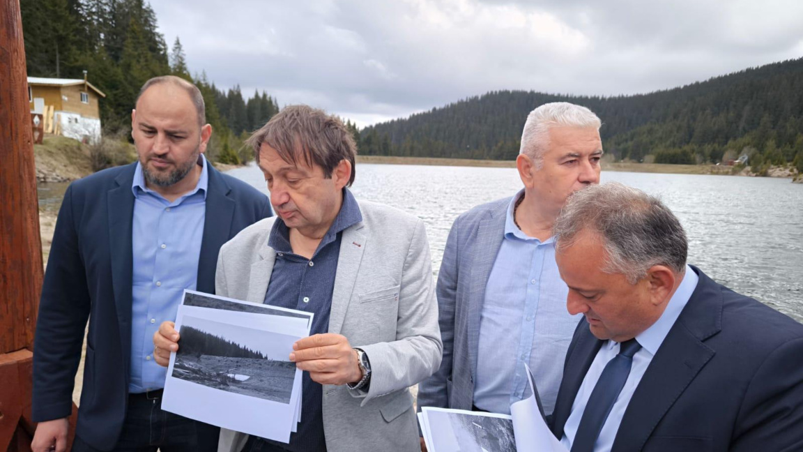 Няма да се пестят пари за свлачището край Пампорово