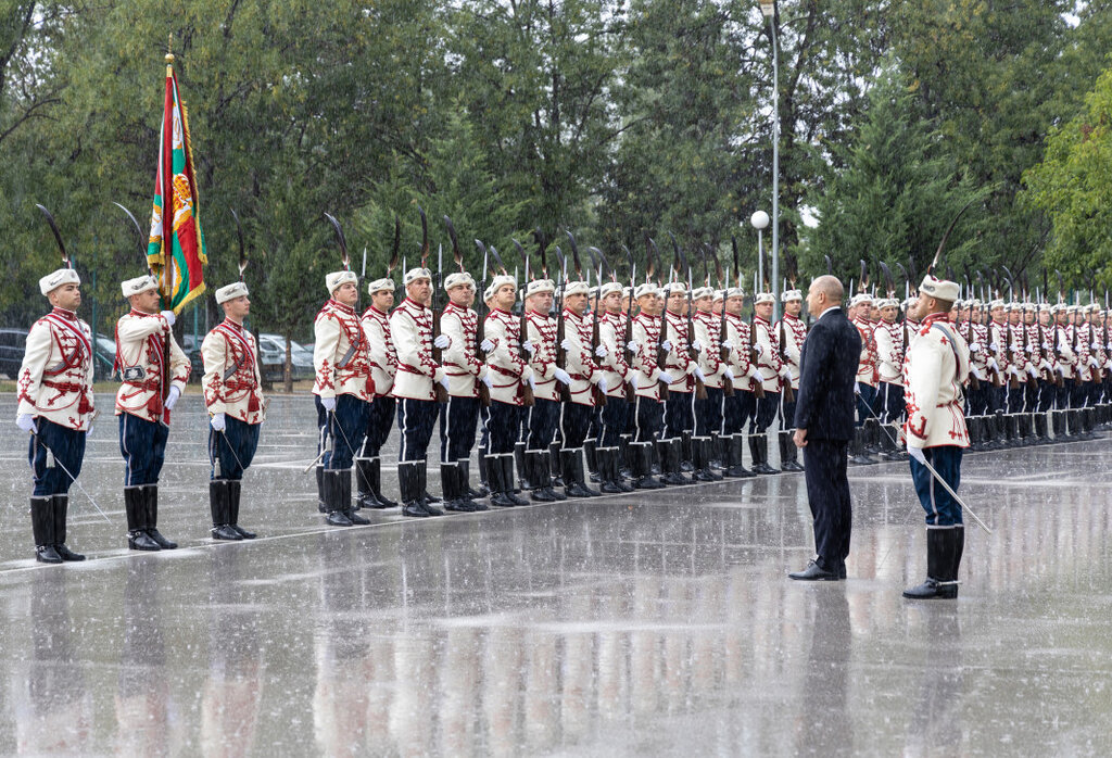 Президентът: Националната гвардейска част е символ на дълг