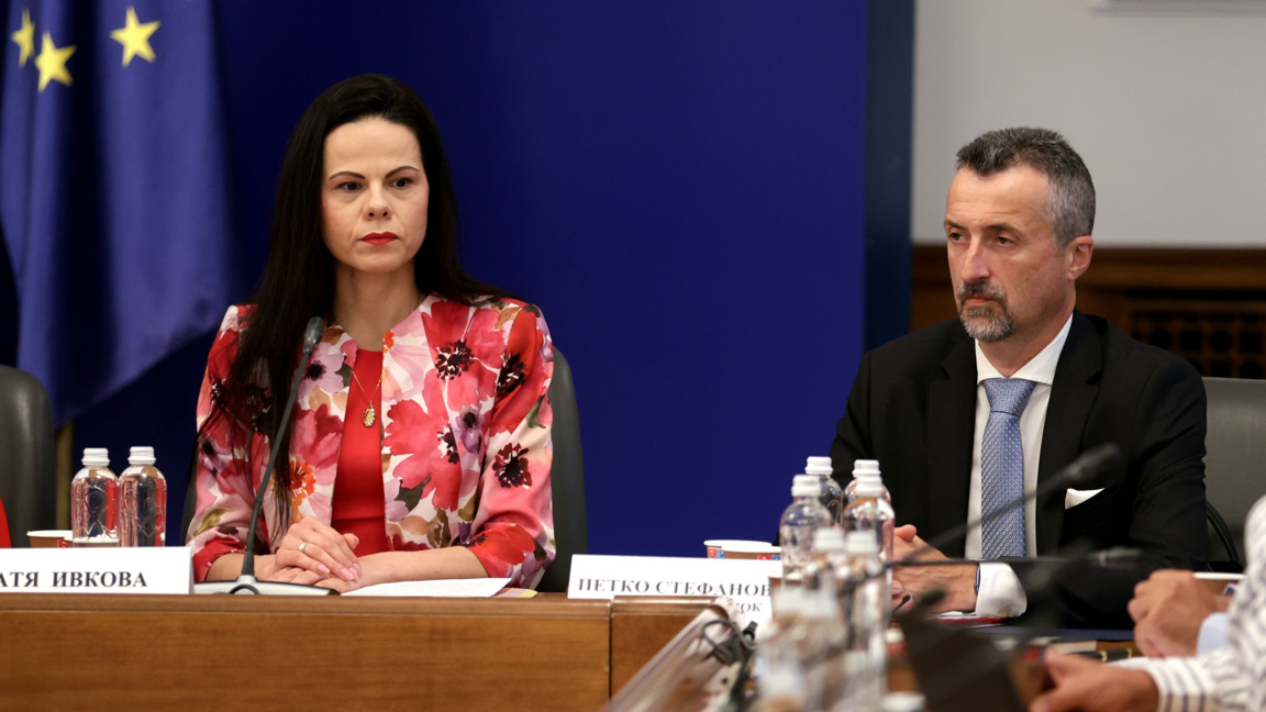 Министърът на здравеопазването Катя Ивкова и управителят на НЗОК Петко Стефановски на заседанието на Националния съвет за тристранно сътрудничество (НСТС) в Министерския съвет - 29 юни 2026 г.