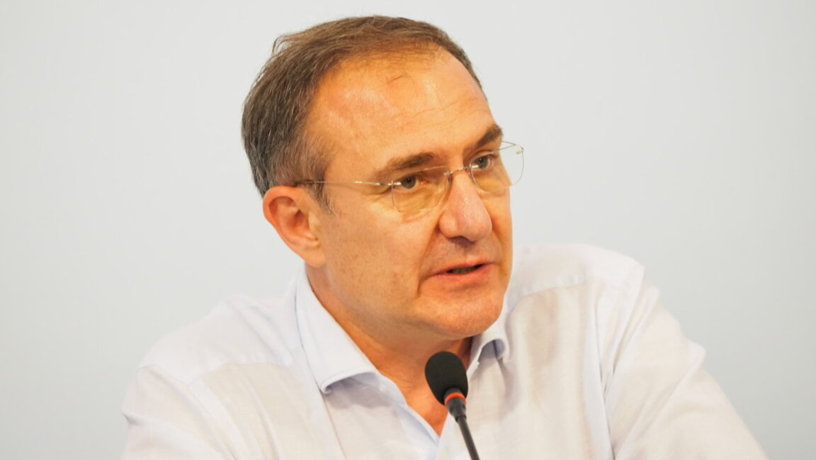 БСП иска служебен премиер - равно отдалечен от партиите