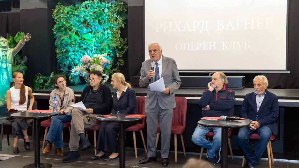 Акад. Пламен Карталов на пресс-конференции