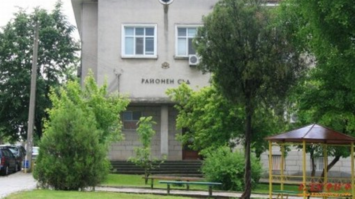Задържаха двама гранични полицаи за трафик на мигранти