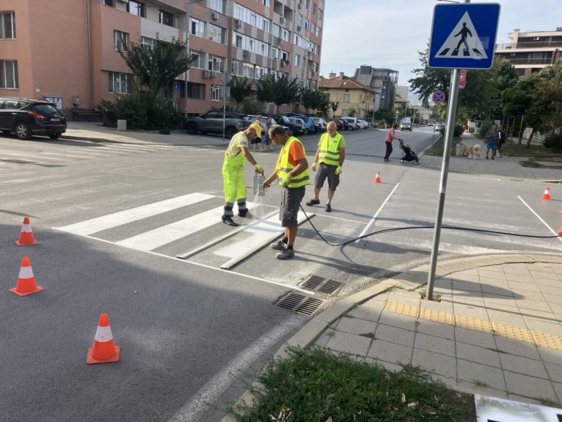 Нова маркировка около училищата в Благоевград