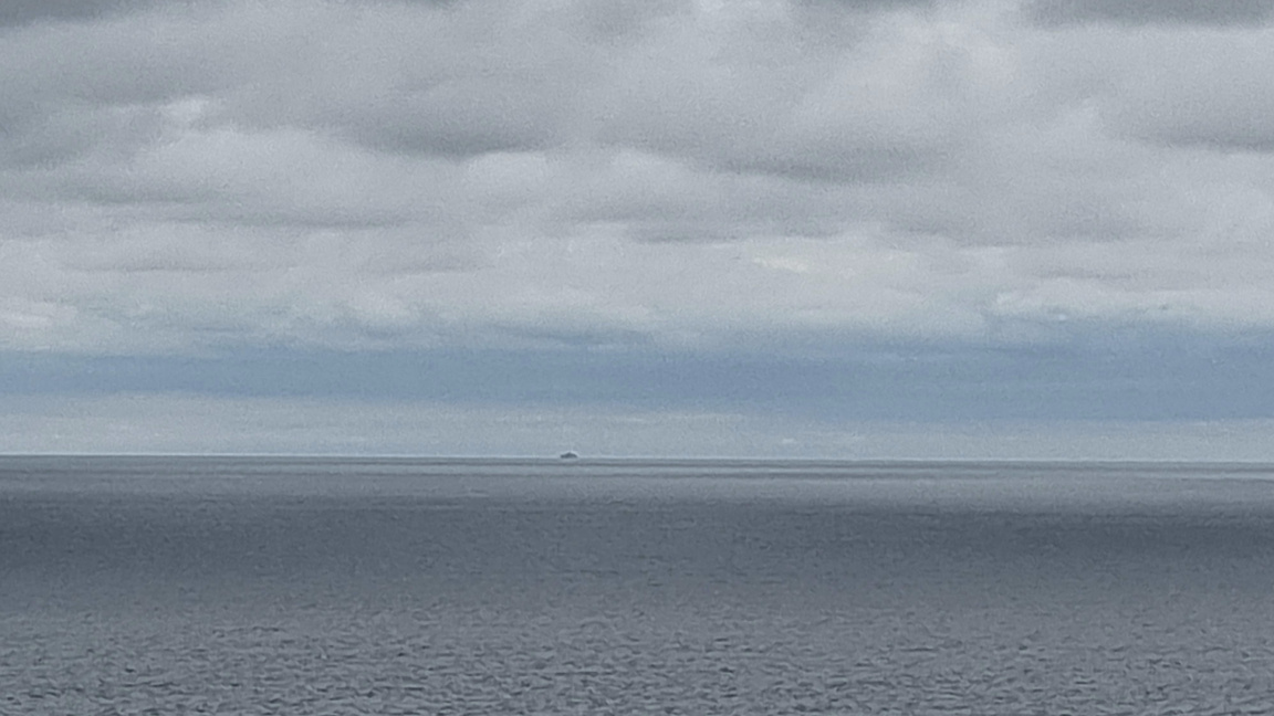 Няма ранени от екипажа на атакувания кораб, настаняват моряците във Варна