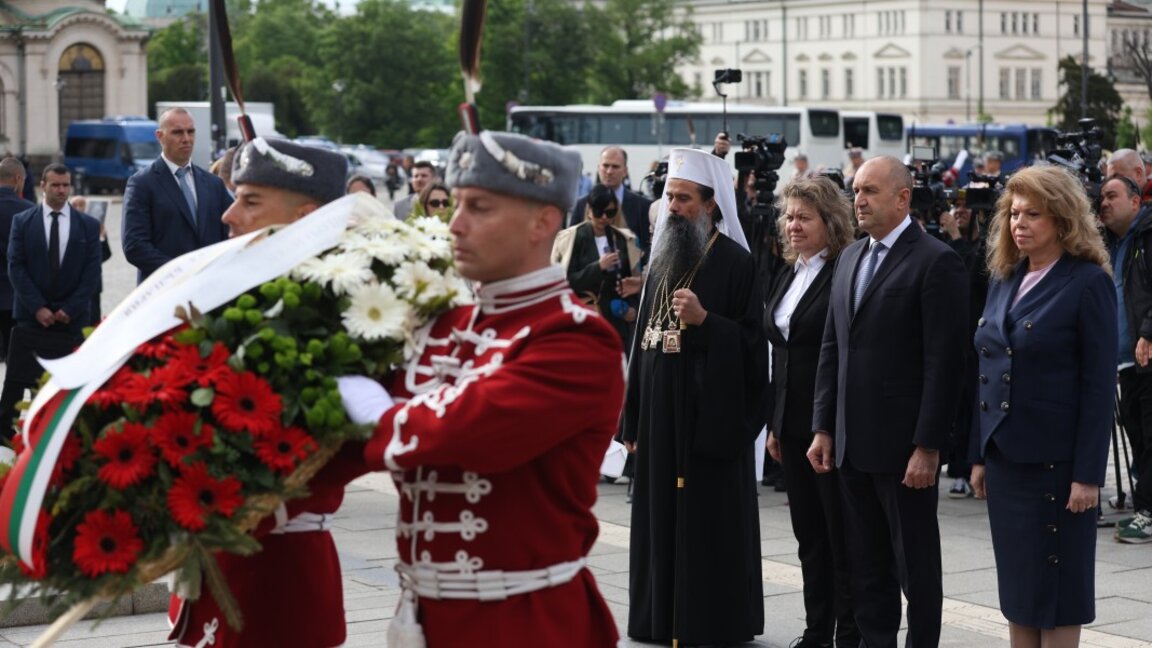 Радев: Трагедията е, че спорове в Европа отново се решават със силата на оръжието