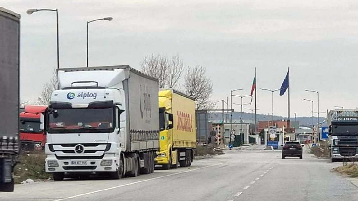 Sınır kapılarında trafik normal seyrediyor
