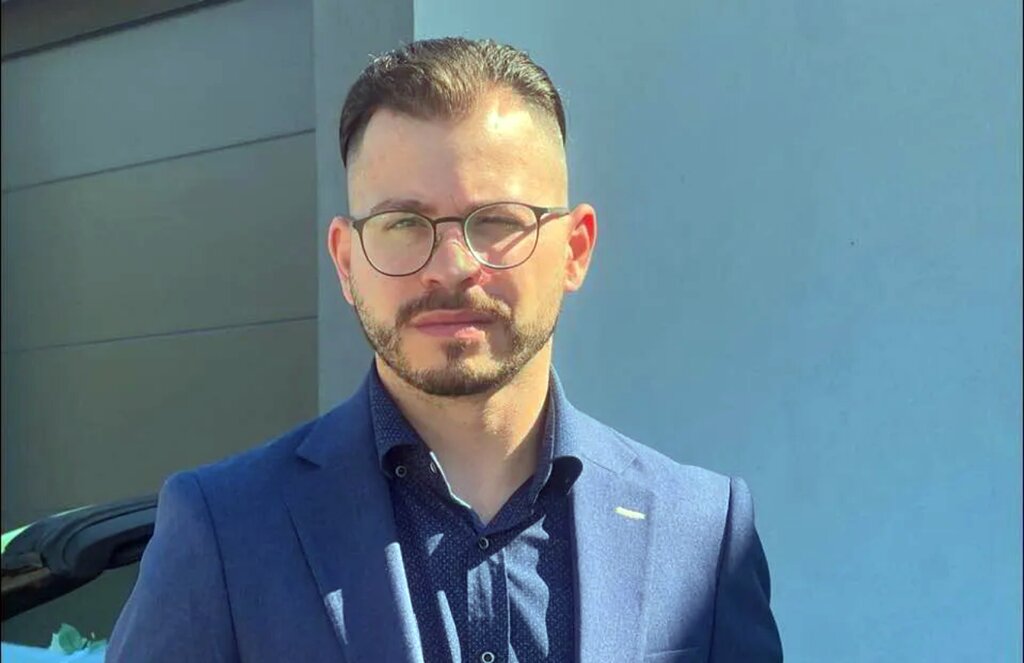 Цветомир Николов