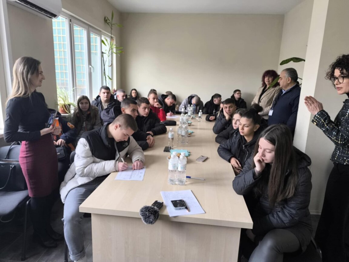 Бюрото по труда във Видин организира беседа с ученици