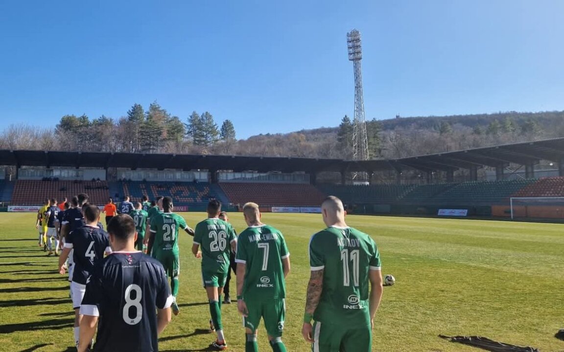 "Ботев" завърши контролите с победа