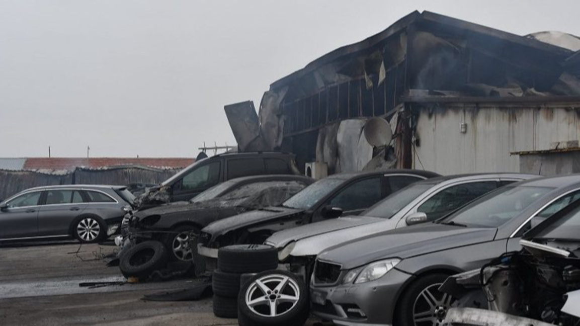 Късо съединение е причина за пожара в автоморга в Хасково