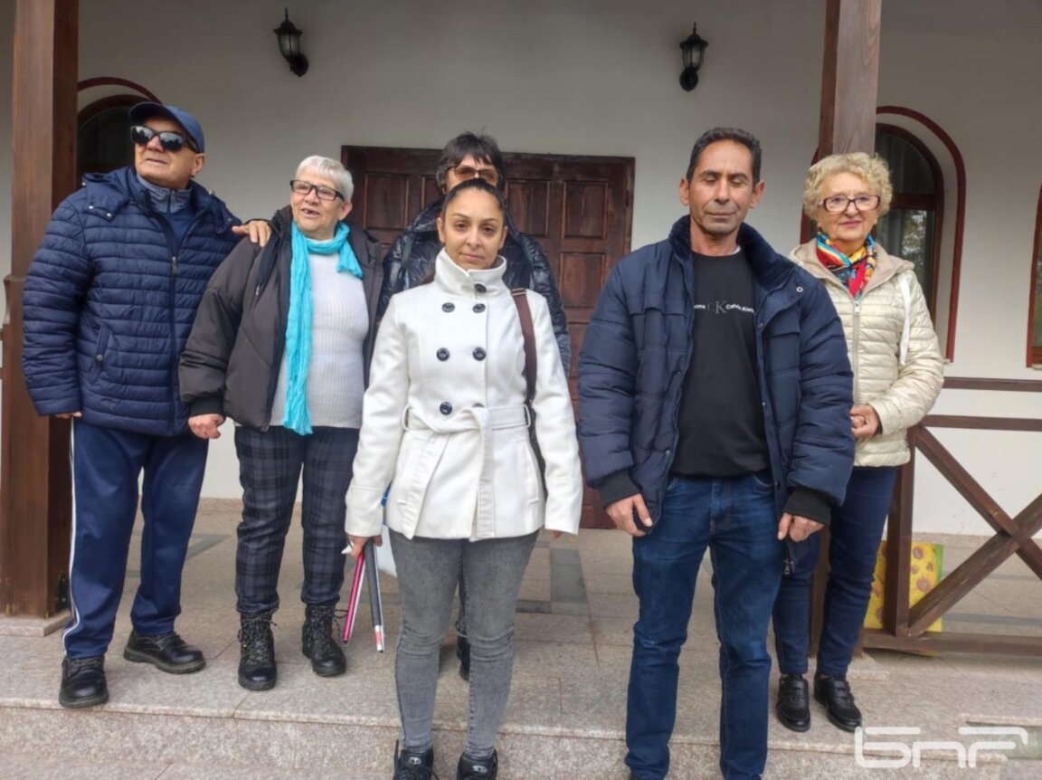 Слепи и глухи от Благоевград се поклониха в Руенския манастир на празника на Св. Йоан Рилски