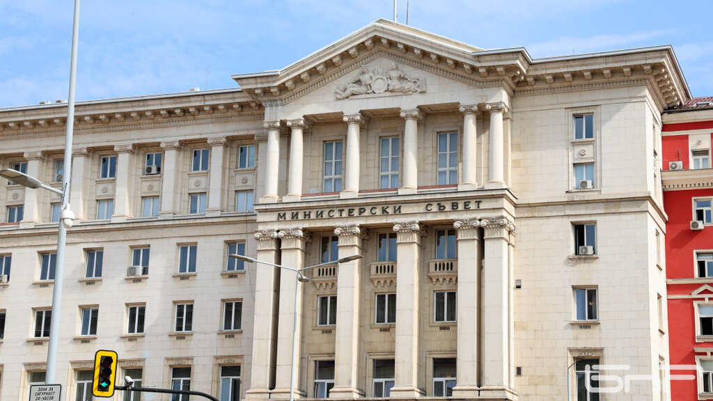 Кабинетът създаде държавно дружество "Магазин за хората"