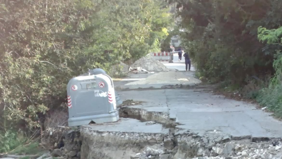 Обявиха частично бедствено положение заради свлачището в кв. "Аспарухово", Варна