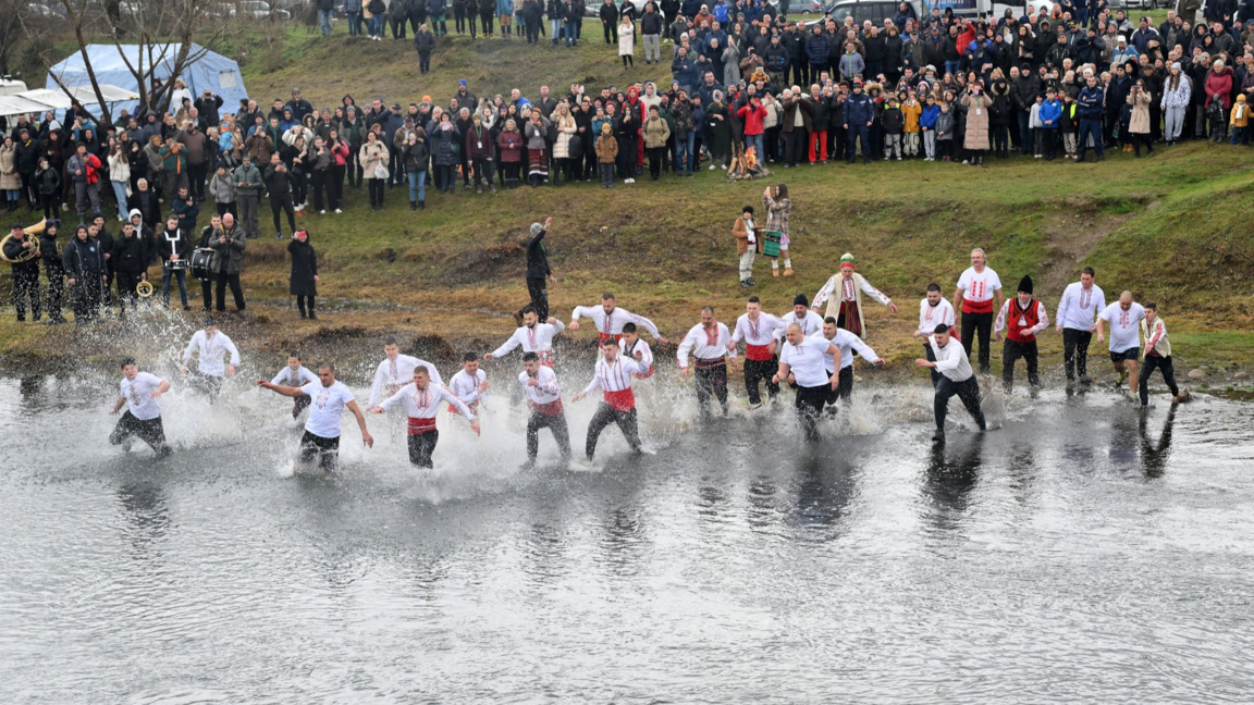 Футболен съдия спаси кръста в Монтана