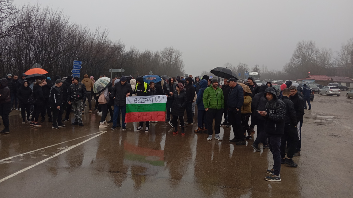 Жители на Монтана излязоха на протест срещу войната по пътищата