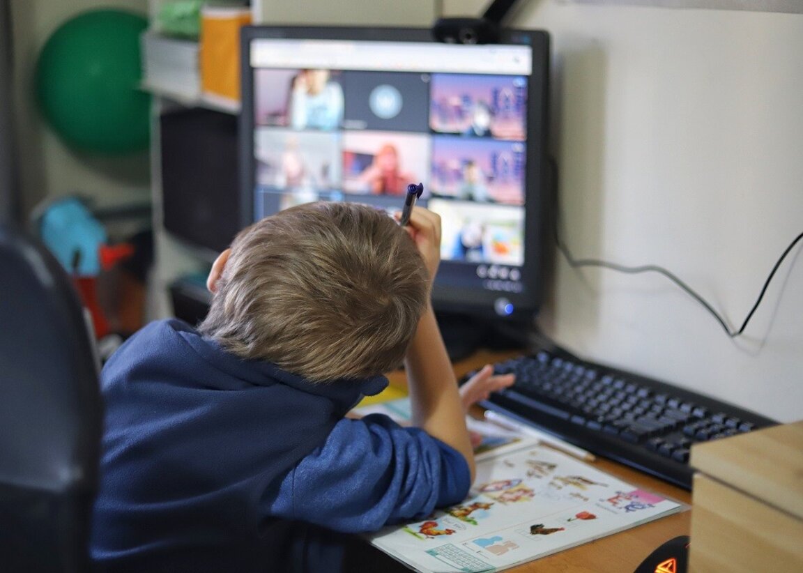 Дистанционно обучение за учениците от Пловдив, грипна епидемия в още три области