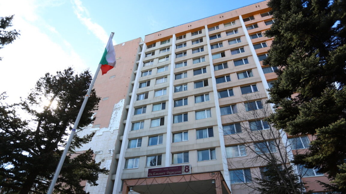 Студентски общежития в ремонт: УНСС търси място за 1200 души