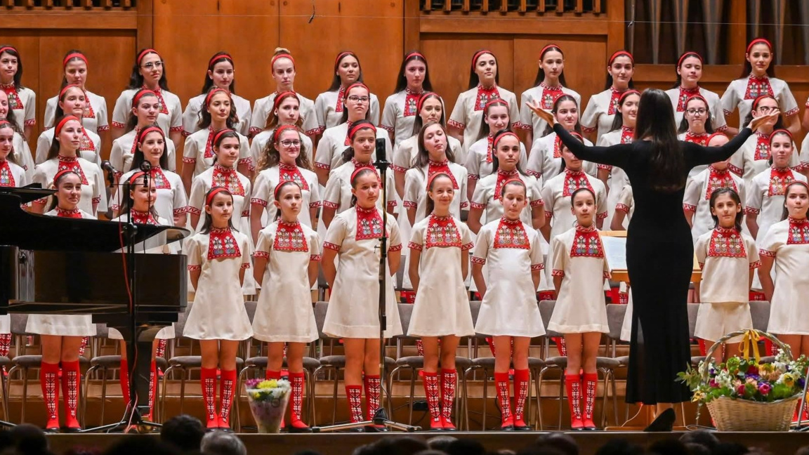 Kinderchor des BNR singt auf dem japanischen Kirschblütenfest