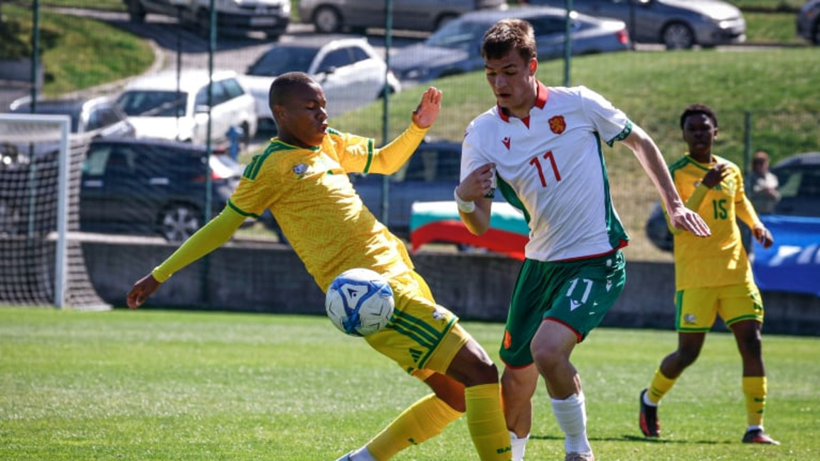 Отборът на България по футбол  отстъпи с дузпи на Южна Африка 