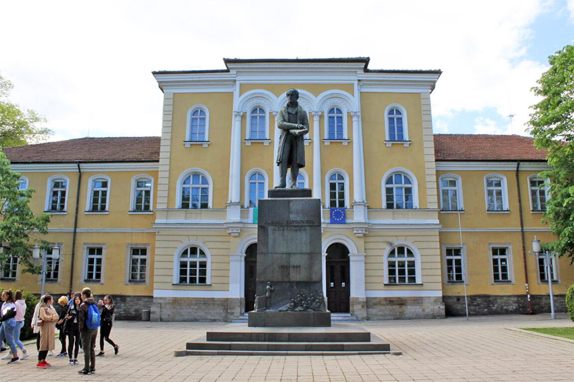 "Through the Doors of Time" – 190 years of innovative spirit inspiring the students of the Aprilov National High School