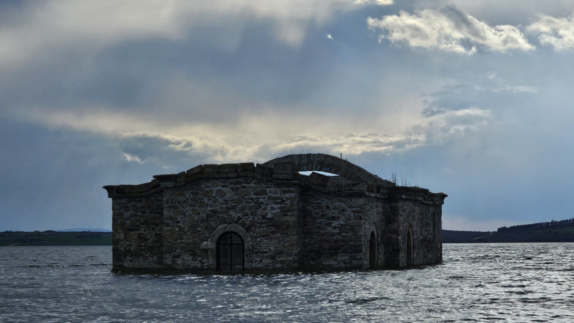 Потопената църква "Свети Иван Рилски"