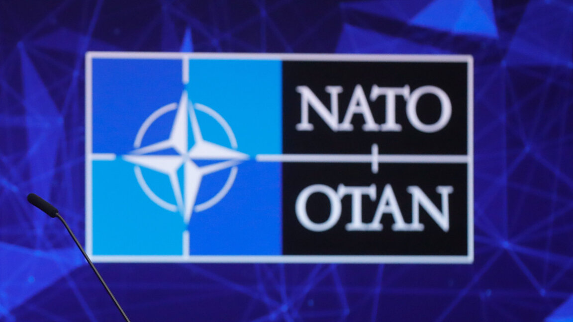 Autoșenilate militare vor trece prin Bulgaria pentru un important exercițiu NATO