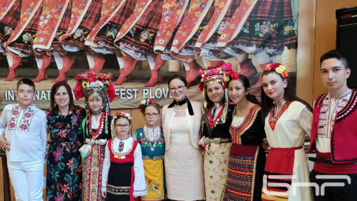 Darina Slavova ve Stefka Zdravkova "Kiçka Savova şarkıları ile" usta sınıf öğrencileri ile Plovdiv'te