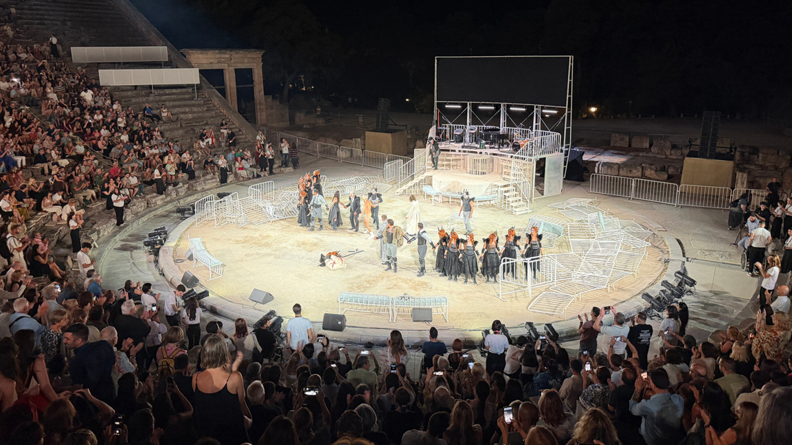 Audience in Epidaurus enthusiastically welcomes “The Bacchae”