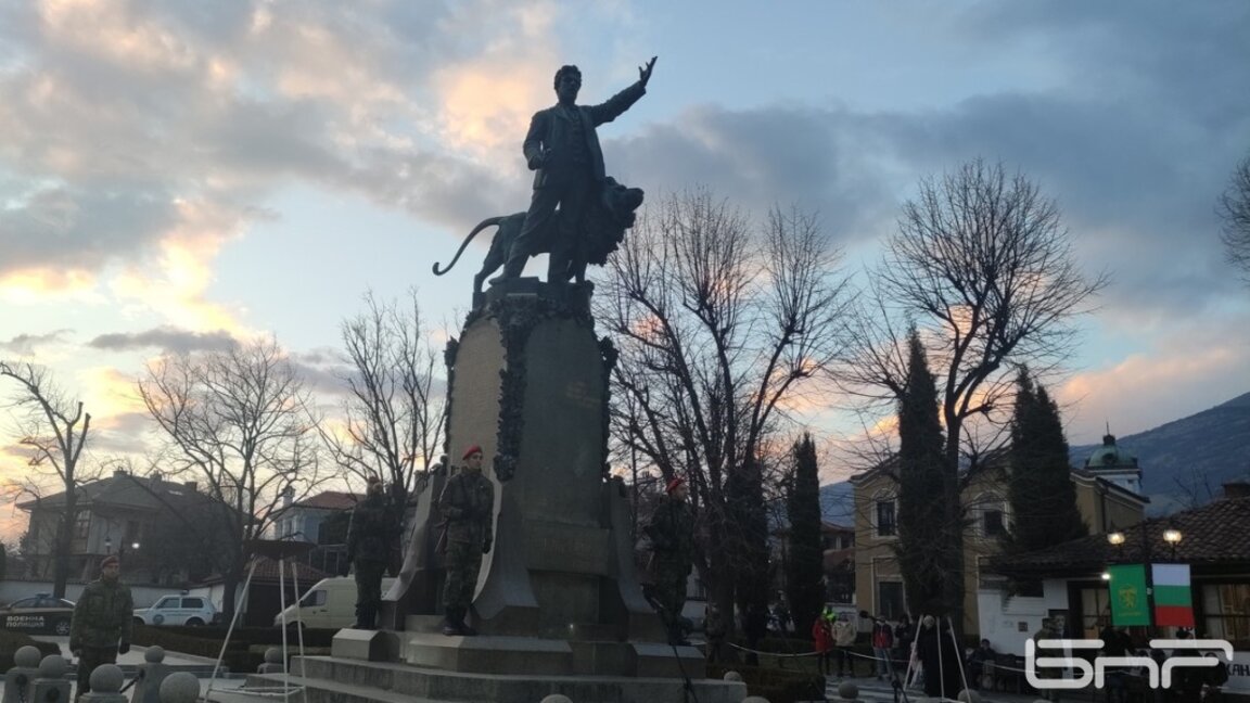 Карлово се прекланя пред паметта на Апостола