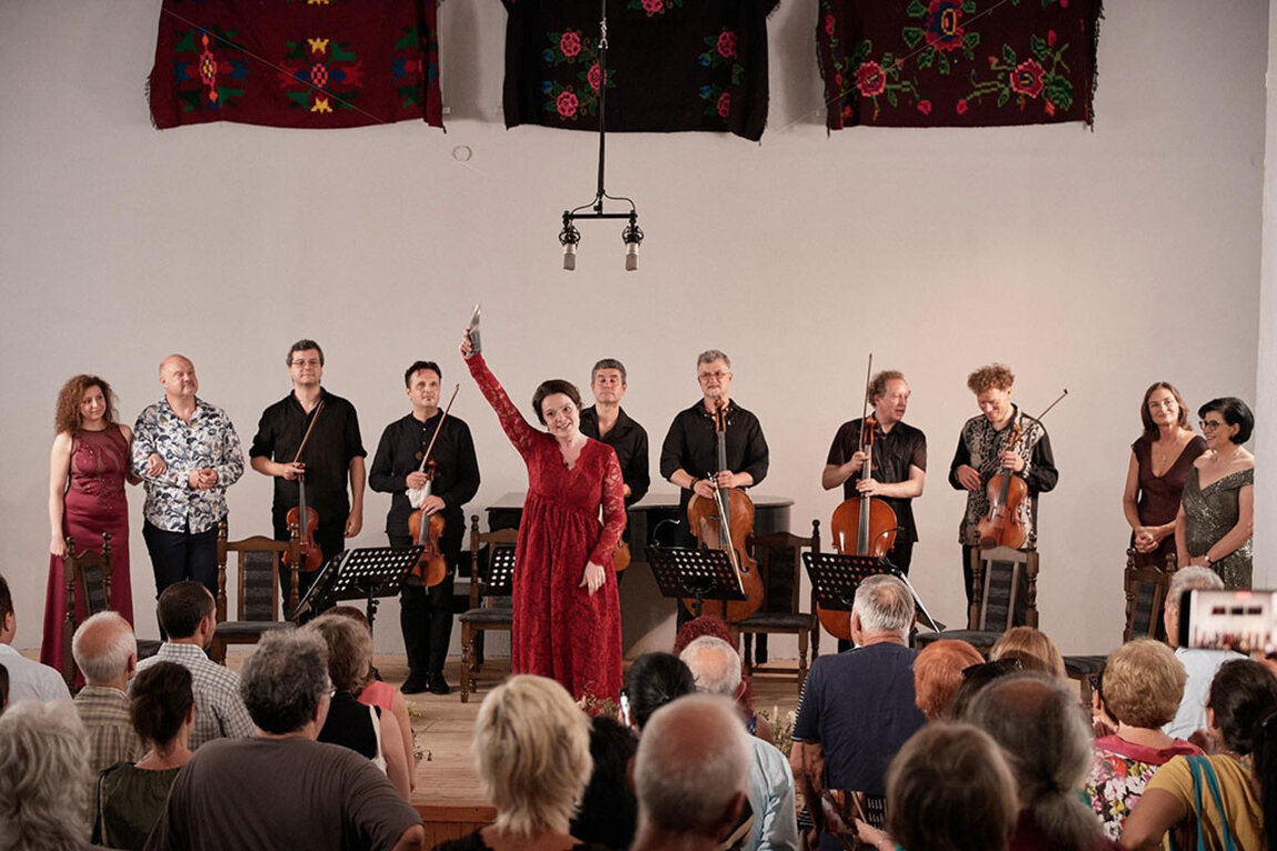 Лора Чекоратова проправя пътеки за пета година