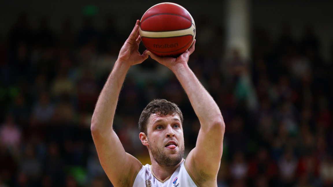 Александър Везенков