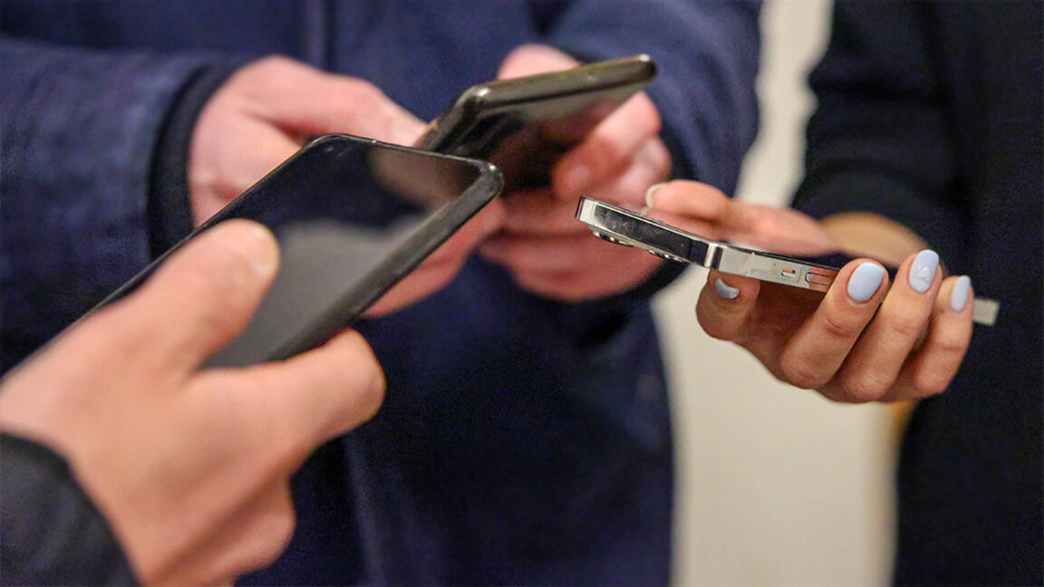 Смартфоните увеличават случаите на късогледство при децата