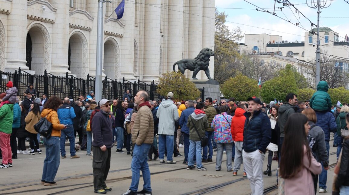 Protest in Sofia demands rule of law