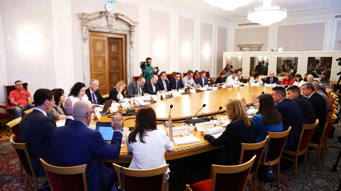 Η Επιτροπή για τον Προϋπολογισμό ενέκρινε το κρατικό οικονομικό πλαίσιο