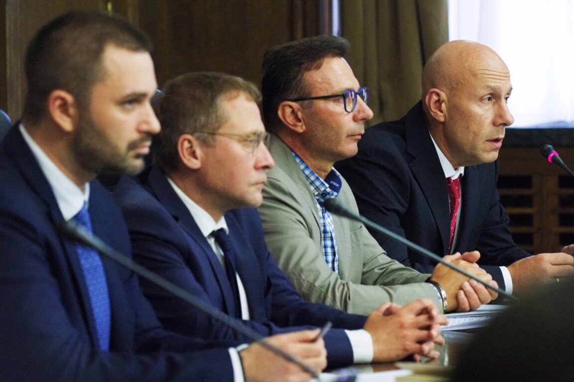 Представители на прокуратурата и МВР съобщиха на брифинг подробности за тежкото престъпление.