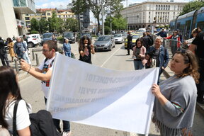 Медсестри на протест с искане за увеличение на заплатите