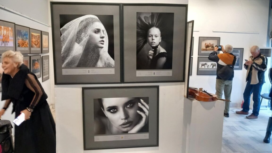 Майстори на обектива са представени във фотоизложбата "Избрано" в Арт галерия "Кръг"