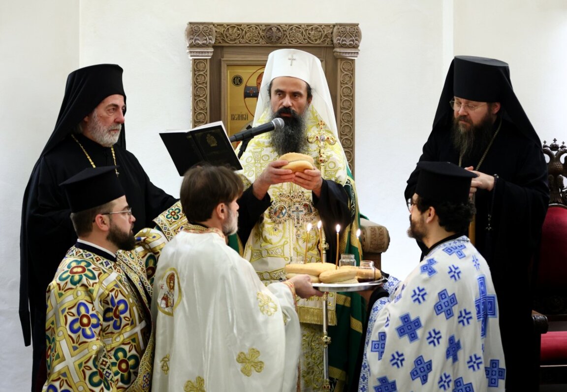 Негово Светейшество българският патриарх Даниил оглавява Възкресна вечерня по повод тържествата за освещаването на новия православен храм „Свети Йоан Рилски”.